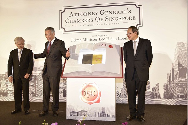 In Chambers Book AGC 150th Anniversary Celebrations Dinner. Book launch with Former Chief Justice Chan Sek Keong, SC, Prime Minister Lee Hsien Loong and Attorney-General Lucien Wong, SC